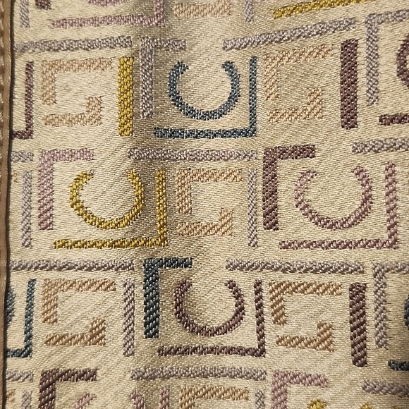 Liz Claiborne brand purse - Picture 3 of 7